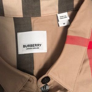 Women’s Burberry long sleeve shirt in very good condition